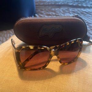 Women’s sunglasses